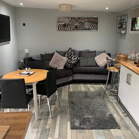 Stunning 2-Bed Cabin In Nantglyn Denbigh Kültér fotó